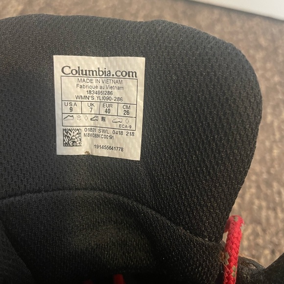 Columbia Hiking Boots - Picture 3 of 4